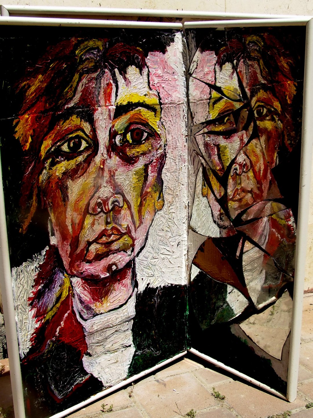 דיוקן עצמי ומראה שבורה - נורית צדרבוים 1987